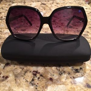 ⚡️SOLD⚡️ARDEN B SUNGLASSES